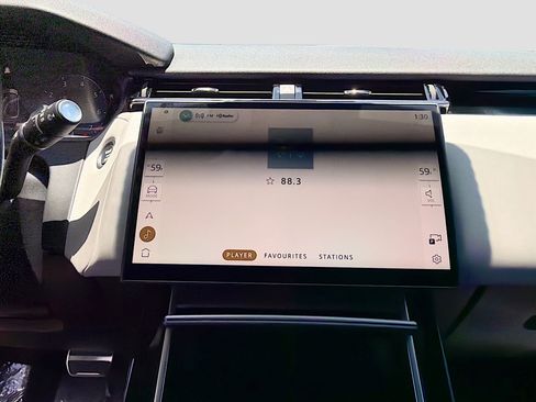 Certified 2024 Land Rover Range Rover Velar Dynamic SE AWD/4WD image 30