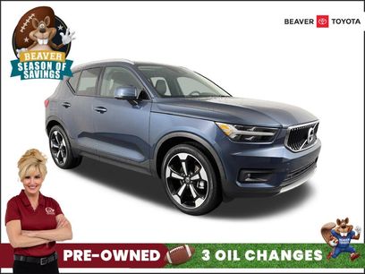 Used 2022 Volvo XC40 T5 Momentum w/ Premium Package