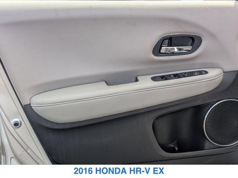 Used 2016 Honda HR-V EX image 11