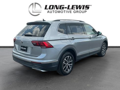 Used 2020 Volkswagen Tiguan SE w/ Panoramic Sunroof Package FWD image 7