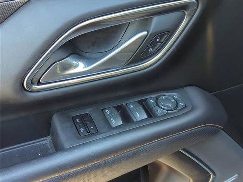 Used 2023 GMC Yukon AT4 w/ Technology Package image 10