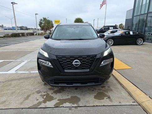 Used 2023 Nissan Rogue SV w/ SV Premium B Package image 10