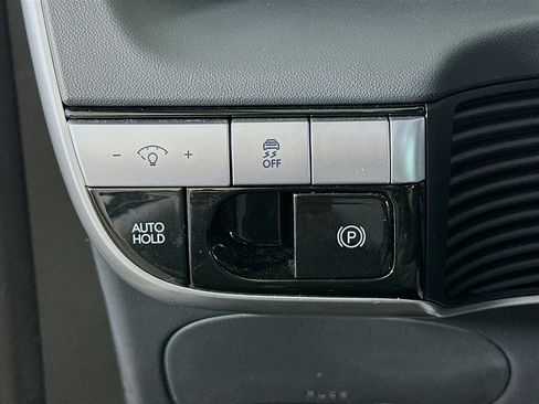 Used 2024 Hyundai Ioniq 5 SE image 17