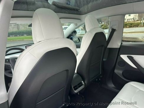 Used 2021 Tesla Model Y Long Range image 18