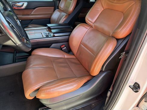 Used 2020 Lincoln Navigator Reserve AWD/4WD image 16