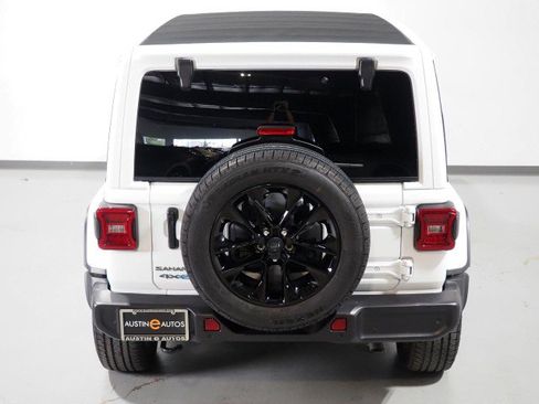 Used 2025 Jeep Wrangler 4xe Sahara w/ Safety Group AWD/4WD image 8