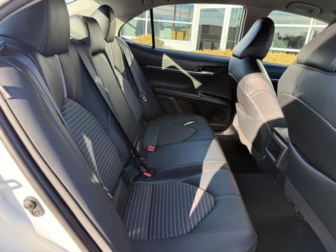 Used 2024 Toyota Camry SE image 12