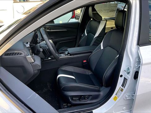 New 2026 Toyota Camry SE image 9