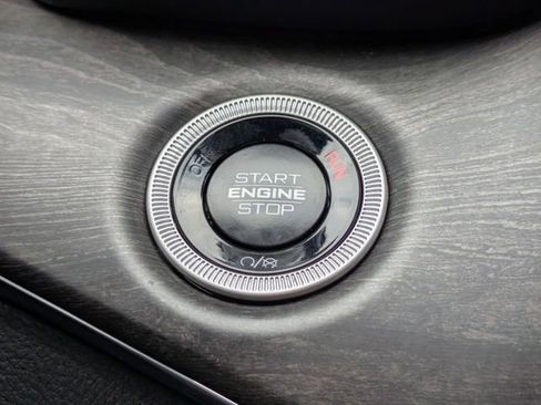 Used 2025 Jeep Grand Cherokee L Overland w/ Luxury Tech Group IV image 32