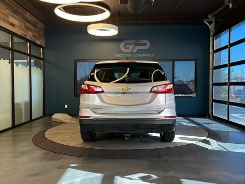 Used 2020 Chevrolet Traverse LT w/ LT Premium Package AWD/4WD image 4