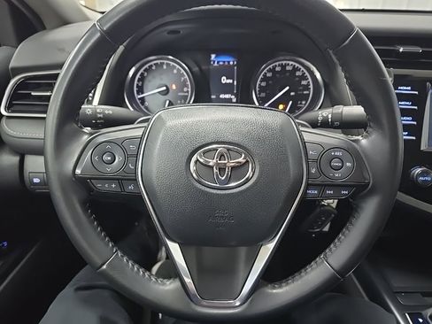 Used 2020 Toyota Camry SE image 18