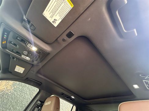 Used 2021 Chevrolet Tahoe High Country w/ Premium Package 2 image 9