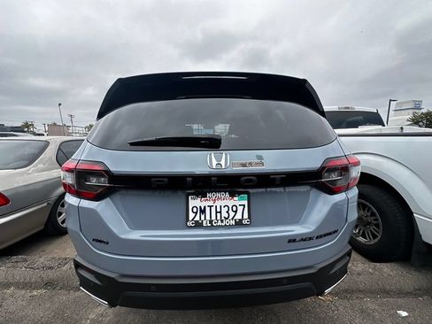 Used 2025 Honda Pilot Black Edition image 21