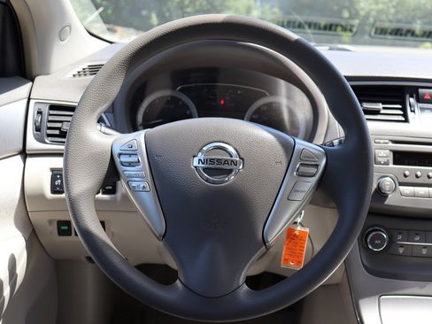 Used 2013 Nissan Sentra SV w/ Electronics Pkg FWD image 22