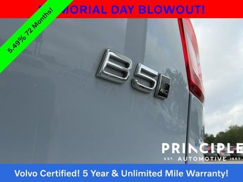 Certified 2024 Volvo XC40 B5 Ultimate w/ Protection Package Premier AWD/4WD image 14