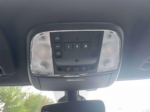 Used 2022 Jeep Grand Cherokee Laredo X AWD/4WD image 33