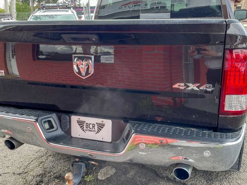 Used 2017 RAM 1500 Laramie w/ Cold Weather Group image 9