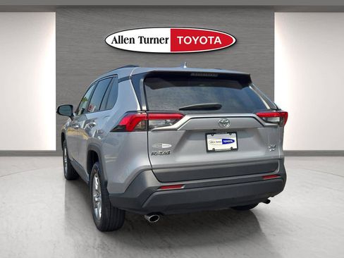 Used 2024 Toyota RAV4 XLE AWD/4WD image 9