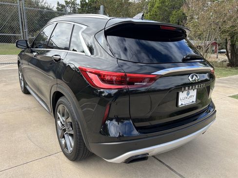 Used 2019 INFINITI QX50 Essential w/ Sensory Package image 8