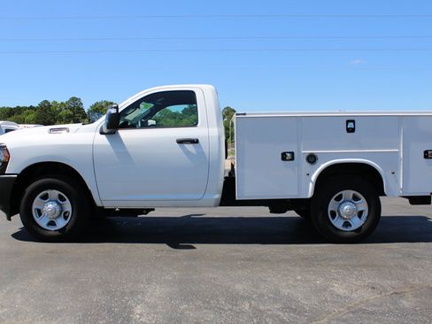 Used 2024 RAM 2500 Tradesman w/ Convenience Group RWD image 6