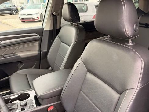 Certified 2023 Volkswagen Atlas SE w/ Panoramic Sunroof Package AWD/4WD image 10