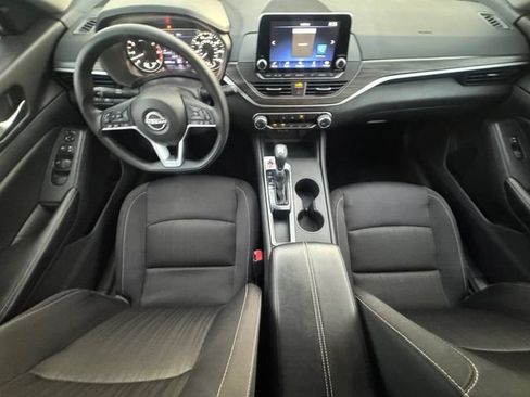 Used 2025 Nissan Altima 2.5 SV FWD image 20