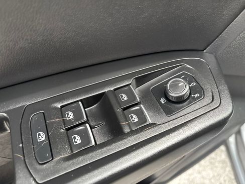 Used 2019 Volkswagen Atlas SE w/ Towing Package image 12