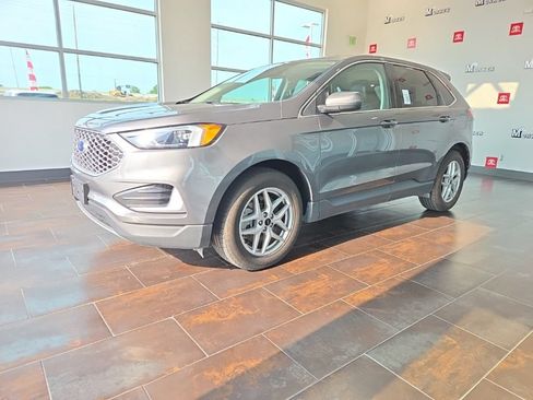 Used 2024 Ford Edge SEL AWD/4WD image 3