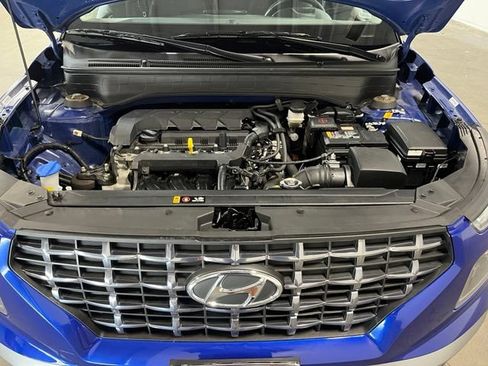 Used 2025 Hyundai Venue SEL FWD image 9