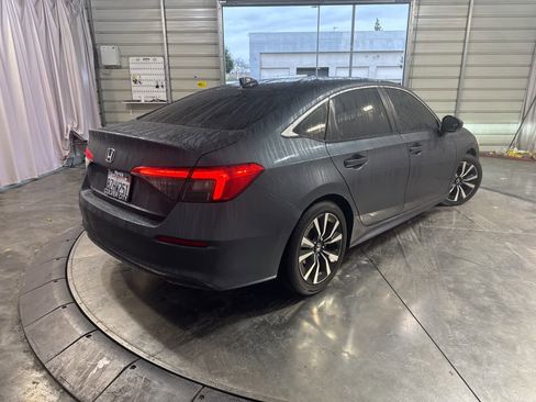Used 2022 Honda Civic EX image 5