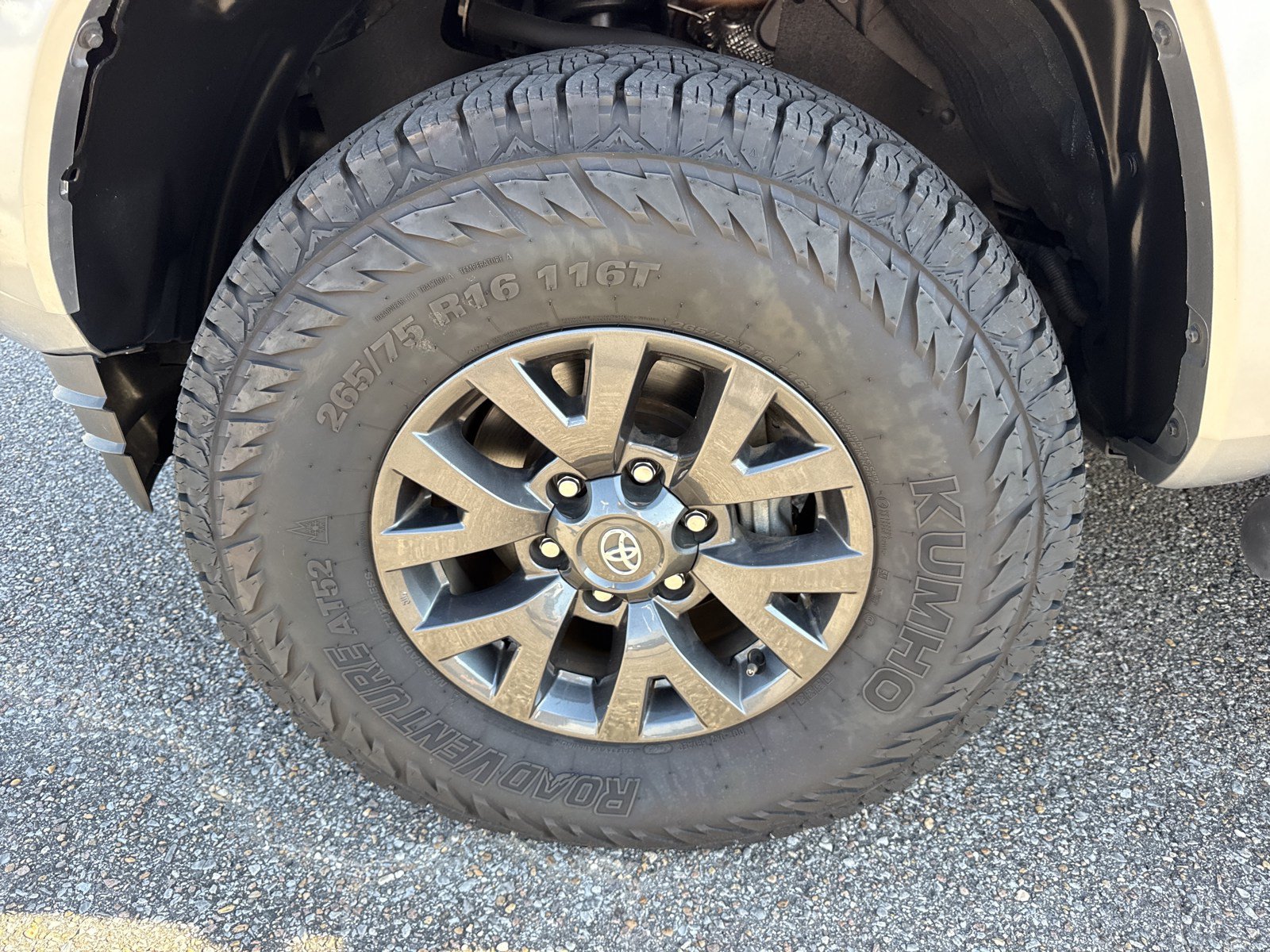 Used 2022 Toyota Tacoma SR5 w/ Technology Package RWD image 10