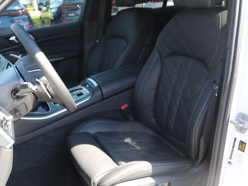 Used 2026 BMW X5 sDrive40i RWD image 16