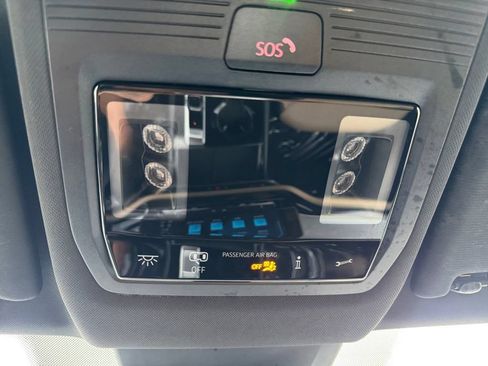 Used 2024 Volkswagen Atlas Cross Sport SE FWD image 20