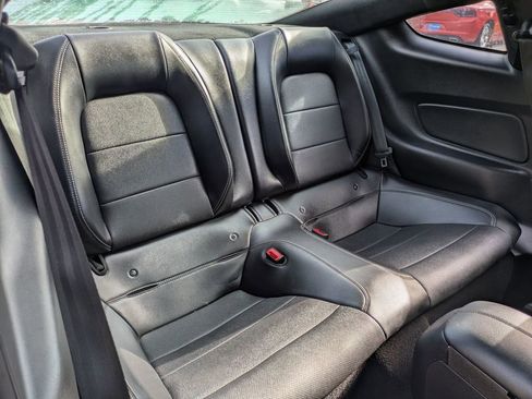 Used 2019 Ford Mustang GT Premium image 30