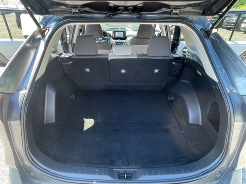 Used 2021 Toyota RAV4 XLE AWD/4WD image 25