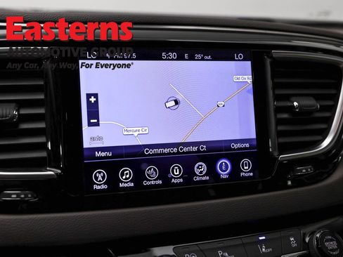 Used 2017 Chrysler Pacifica Touring-L Plus w/ Advanced Safetytec Group FWD image 19