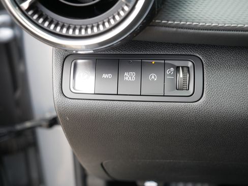 Used 2025 Chevrolet Equinox LT image 26