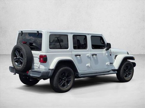 Used 2021 Jeep Wrangler Unlimited Sahara AWD/4WD image 5