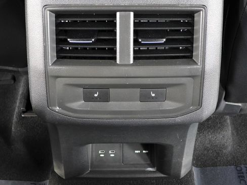 Certified 2022 Volkswagen Atlas Cross Sport SEL Premium R-Line AWD/4WD image 24