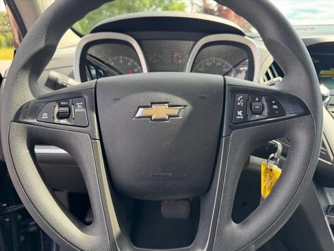 Used 2017 Chevrolet Equinox LS FWD image 16