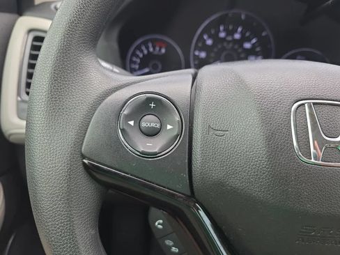 Used 2021 Honda HR-V LX image 17
