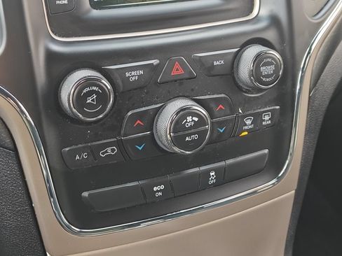 Used 2015 Jeep Grand Cherokee Laredo w/ Quick Order Package 23E AWD/4WD image 24