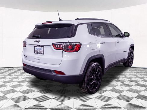 New 2026 Jeep Compass Latitude image 8