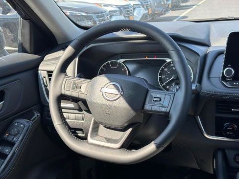Certified 2026 Nissan Rogue SV FWD image 7