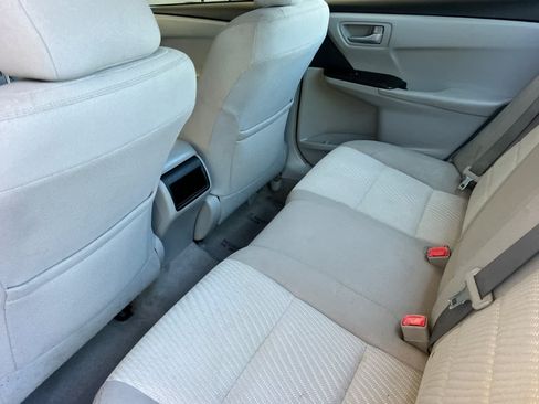 Used 2016 Toyota Camry LE FWD image 4