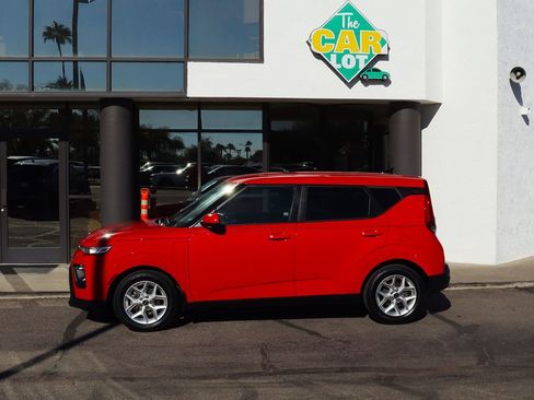Used 2020 Kia Soul S image 8