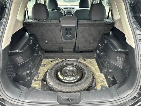 Used 2019 Nissan Rogue S FWD image 30