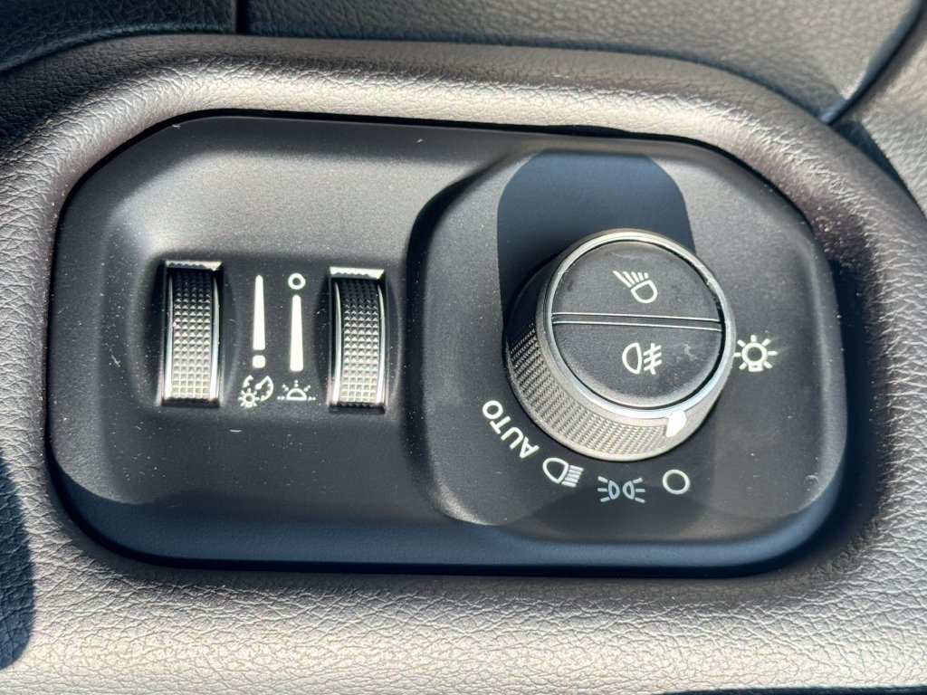 Used 2022 RAM 3500 Laramie AWD/4WD image 35