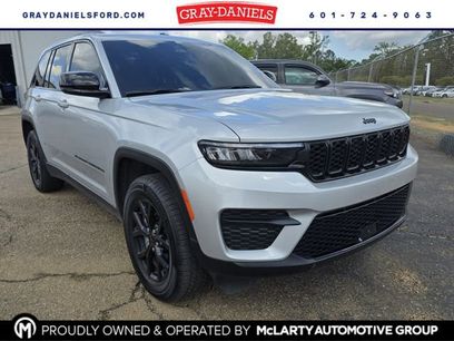 Used 2023 Jeep Grand Cherokee Altitude