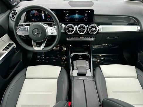 Certified 2023 Mercedes-Benz GLB 250 4MATIC image 17